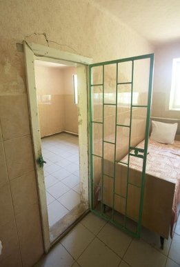 Чиновники шоковані умовами перебування пацієнтів у Мукачівському психоневрологічному інтернаті – 03