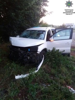 У Чинадієві зіткнулись "Alfa Romeo" та "Volkswagen": один із водіїв був п’яний – 04