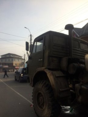 ДТП на Закарпатті: вантажівка в’їхала у легковик – 03 ДТП на Закарпатті: вантажівка в’їхала у легковик – 03