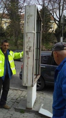 Ужгород продовжують очищати від реклами – 02 Ужгород продовжують очищати від реклами – 02