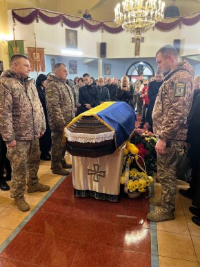 На Закарпатті попрощались із молодим військовим зі 128-ї бригади – 05 На Закарпатті попрощались із молодим військовим зі 128-ї бригади – 05