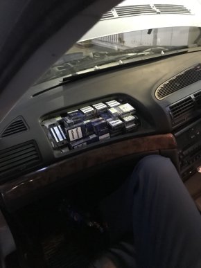 Закарпатські митники через приховані сигарети вилучили BMW українця, що прямував до Берліна – 04