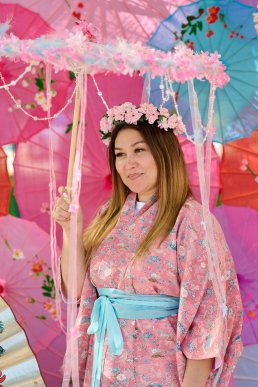 «Острівець Японії»: в Ужгороді провели акцію «Фото патріота» з сакурами – 10