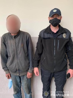 Поліцейські розкрили крадіжку з автомобіля – 01