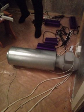 У мікрорайоні Росвигово в Мукачеві поліцейські виявили шокуючу нарколабораторію – 04