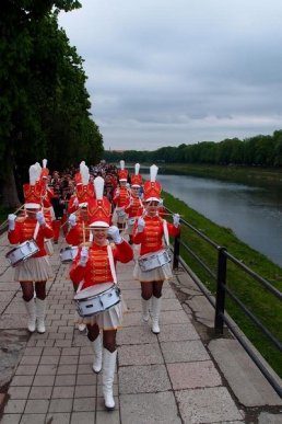 Як закарпатці в центрі Ужгорода танцювали – 20