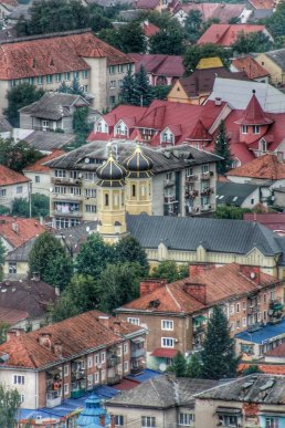 Користувачі соцмереж милуються неймовірними світлинами Хуста з висоти пташиного польоту – 05