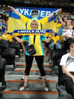 Мукачівські вболівальники підтримували футбольну збірну України в Донецьку (ФОТОРЕПОРТАЖ) – 14