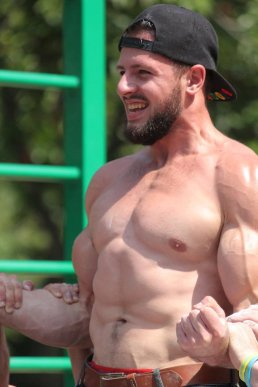  Street Workout у Мукачеві: спортсмени показали неймовірні вміння – 01