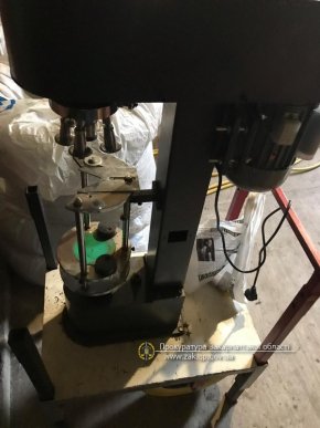 В Ужгороді підробляли коньяк відомої марки – 07