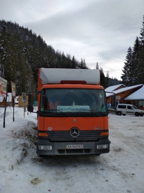 На Синевирі спорудили будиночок для героя останнього фільму Жана Рено  – 04