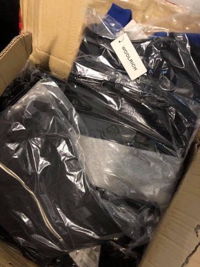 Закарпатські митники вилучили у чоловіка прихований одяг з Італії – 01