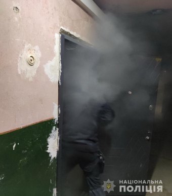 Вночі поліцейські врятували від смерті жінку – 01