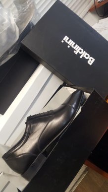 Чоловік намагався незаконно перевезти через кордон брендовий одяг та взуття – 01