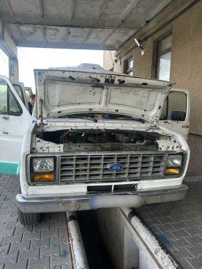 На Закарпатті чоловік сховав контрабанду в сидіннях авто – 01