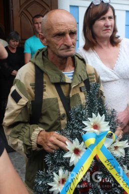Мукачівці прощаються із загиблим бійцем АТО Олексієм Калабішкою – 12