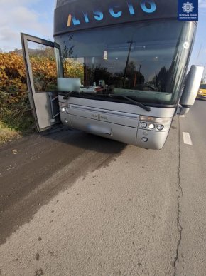 Перевезення під час карантину: патрульні складають адмінпротоколи на водіїв автобусів – 06