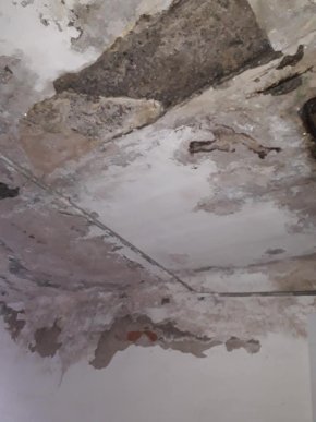 Стан однієї з багатоповерхівок Мукачева шокував містян – 05