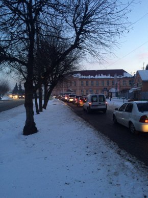 Транспортний колапс: через перекриття мосту біля якорю рух в Мукачеві практично паралізований – 04 Транспортний колапс: через перекриття мосту біля якорю рух в Мукачеві практично паралізований – 04