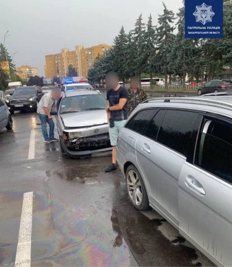 Дуже п’яний чоловік скоїв ДТП в Ужгороді – 01