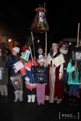 Яскраве святкування Дня святого Мартина у Мукачеві: парад ліхтариків, лицарські бої та вогняне шоу – 59 Яскраве святкування Дня святого Мартина у Мукачеві: парад ліхтариків, лицарські бої та вогняне шоу – 59