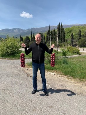 Нестор Шуфрич зробив романтичний подарунок дружині, чим викликав обурення в українців – 06