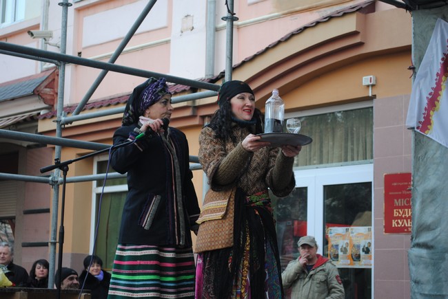 Червене вино – 2012: рекордний фестиваль (ФОТОРЕПОРТАЖ) Червене вино – 2012: рекордний фестиваль (ФОТОРЕПОРТАЖ)