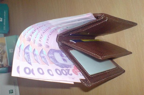 В Мукачеві "гуляють" фальшиві гроші В Мукачеві "гуляють" фальшиві гроші