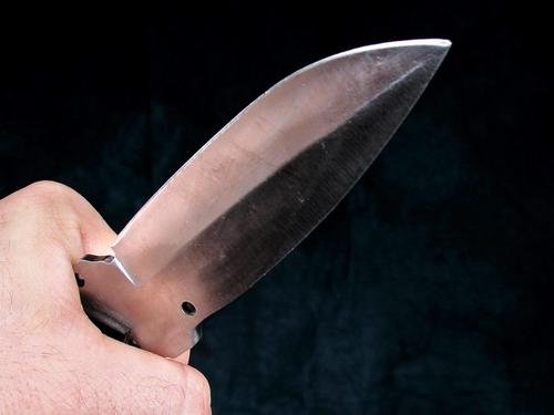 На Берегівщині жінка штрикнула ножем суперницю На Берегівщині жінка штрикнула ножем суперницю