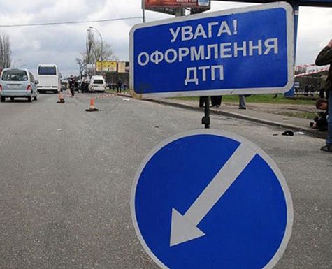 На Мукачівщині автомобіль злетів у кювет На Мукачівщині автомобіль злетів у кювет