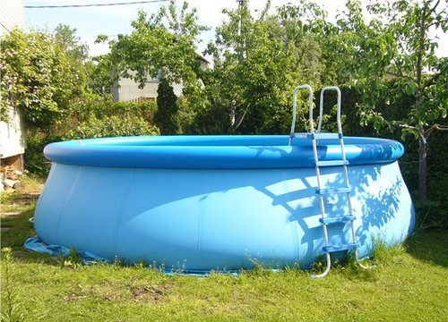 Дівчину вбило струмом в ужгородському басейні Дівчину вбило струмом в ужгородському басейні