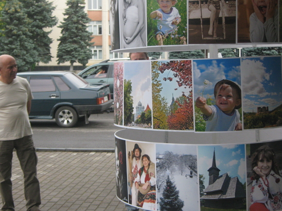 У Виноградові відкрилась фотовиставка "Зупинись на мить" У Виноградові відкрилась фотовиставка "Зупинись на мить"