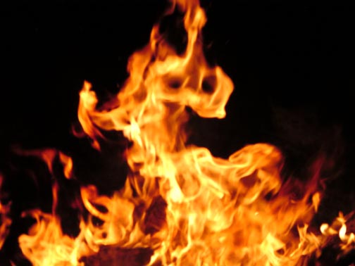 В Мукачеві горів автомобіль В Мукачеві горів автомобіль