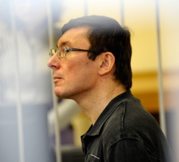 Луценко: "Прошу після оголошення мого останнього слова і мене відпустити додому" Луценко: "Прошу після оголошення мого останнього слова і мене відпустити додому"