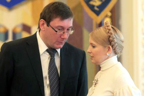 Прізвища Луценко та Тимошенко не дозволили друкувати на виборчих бюлетнях Прізвища Луценко та Тимошенко не дозволили друкувати на виборчих бюлетнях