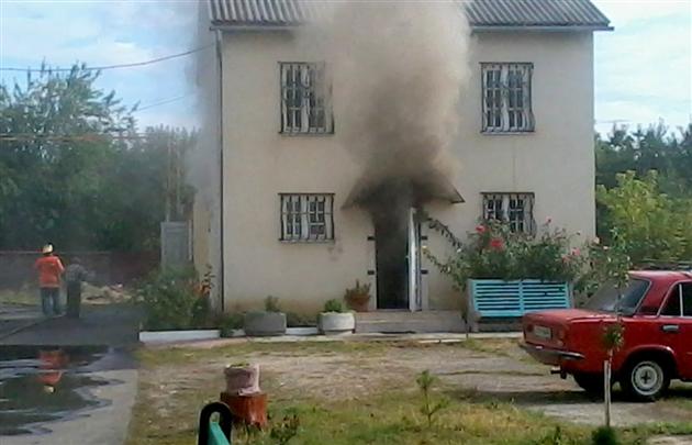 В Мукачеві горів двоповерховий офіс (ФОТО, ВІДЕО) В Мукачеві горів двоповерховий офіс (ФОТО, ВІДЕО)
