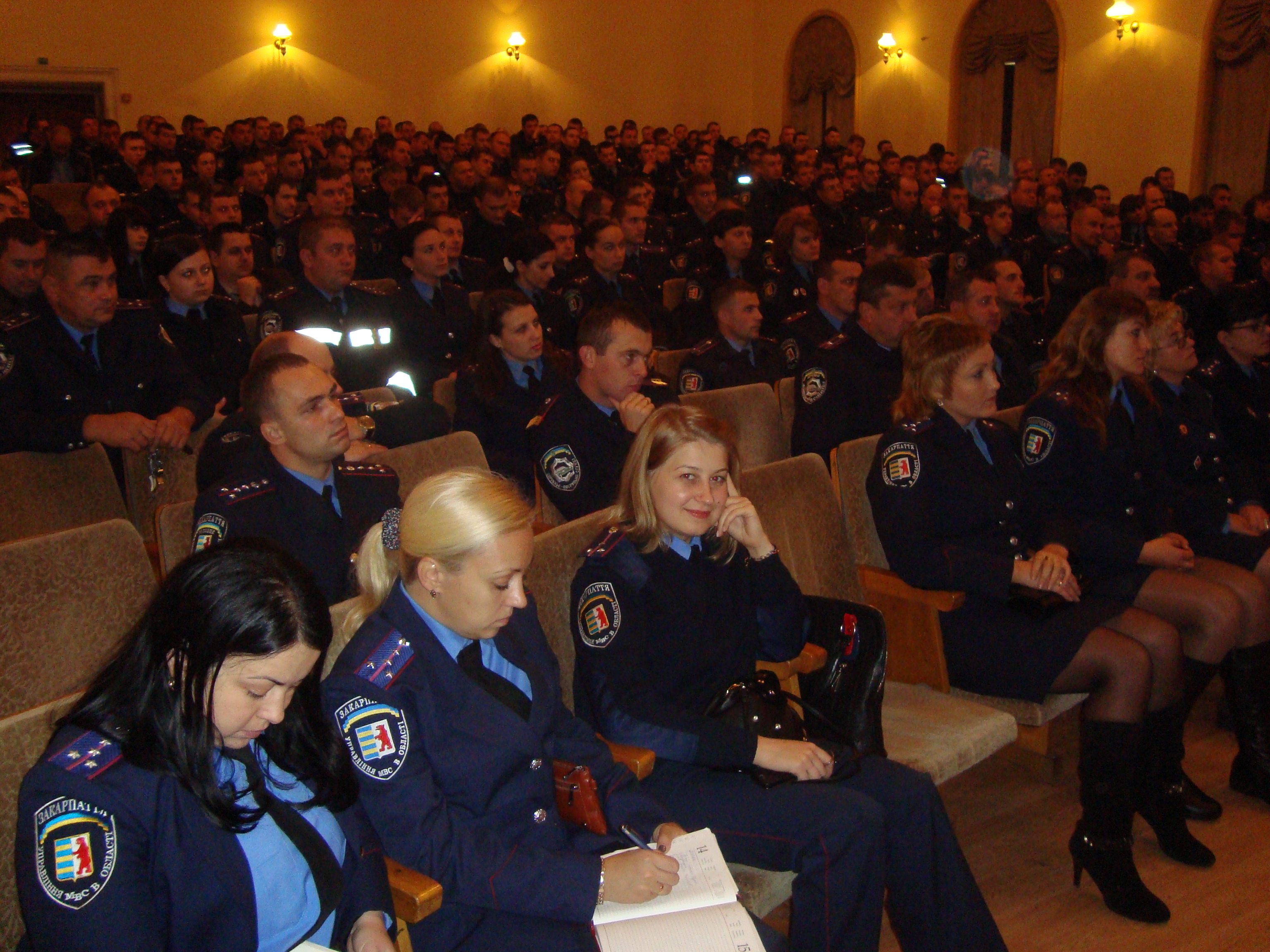 Мукачівським міліціонерам, які забезпечуватимуть громадський порядок під час виборів, провели інструктаж Мукачівським міліціонерам, які забезпечуватимуть громадський порядок під час виборів, провели інструктаж