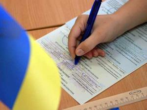 На Рахівщині голова однієї з ДВК не видала частину бюлетенів із сейфу На Рахівщині голова однієї з ДВК не видала частину бюлетенів із сейфу