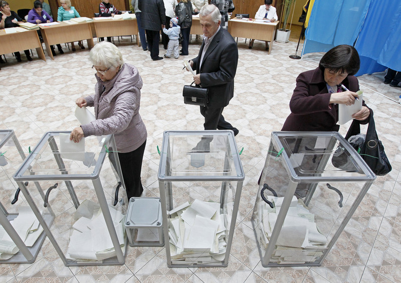 ЦВК підрахувала 33%: "Батьківщина" наздоганяє Партію регіонів (ГРАФІК) ЦВК підрахувала 33%: "Батьківщина" наздоганяє Партію регіонів (ГРАФІК)