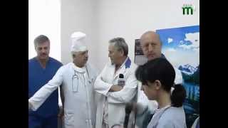 Лікарі з Угорщини вчать своїх мукачівських колег, як проводити складні операції дітям (ВІДЕО) Лікарі з Угорщини вчать своїх мукачівських колег, як проводити складні операції дітям (ВІДЕО)