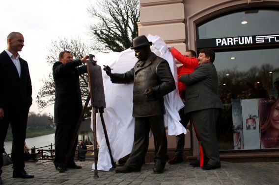 В Ужгороді відкрили ще один пам’ятник (ФОТО) В Ужгороді відкрили ще один пам’ятник (ФОТО)
