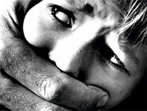 Двоє мукачівців намагалися згвалтувати 17-річну дівчину Двоє мукачівців намагалися згвалтувати 17-річну дівчину