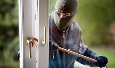 В Ужгороді знову обікрали магазин В Ужгороді знову обікрали магазин