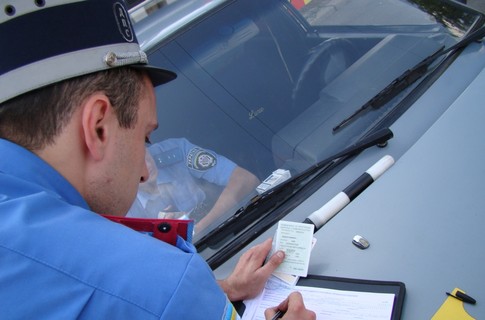 Викрадений у Франції автомобіль намагались зареєструвати у Мукачеві Викрадений у Франції автомобіль намагались зареєструвати у Мукачеві