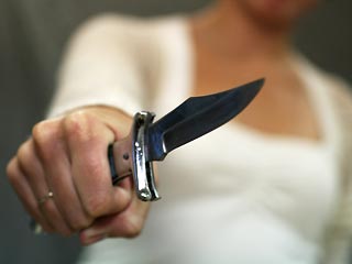 Студента УжНУ вдарила ножем його знайома Студента УжНУ вдарила ножем його знайома