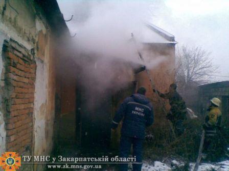 В Мукачеві гасили пожежу (ФОТО) В Мукачеві гасили пожежу (ФОТО)