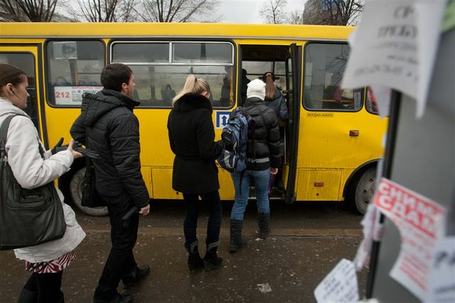 З 1 лютого проїзд в ужгородських маршрутках коштуватиме 2,30 грн. З 1 лютого проїзд в ужгородських маршрутках коштуватиме 2,30 грн.
