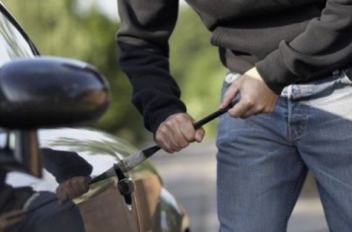 У Мукачеві і районі в один і той спосіб пограбували автомобілі У Мукачеві і районі в один і той спосіб пограбували автомобілі