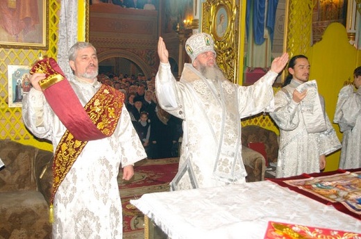 На Різдво архієпископ Феодор звершив святкову літургію у соборі Почаївської ікони Божої Матері (ФОТО) На Різдво архієпископ Феодор звершив святкову літургію у соборі Почаївської ікони Божої Матері (ФОТО)
