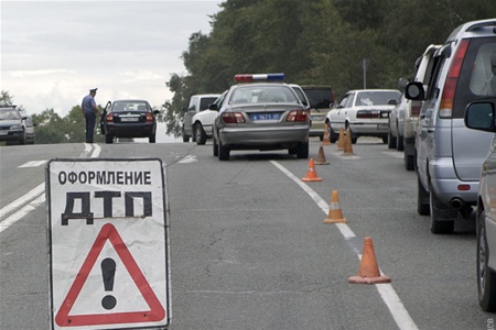 На Тячівщині після ДТП чоловіки влаштували погоню зі стріляниною На Тячівщині після ДТП чоловіки влаштували погоню зі стріляниною